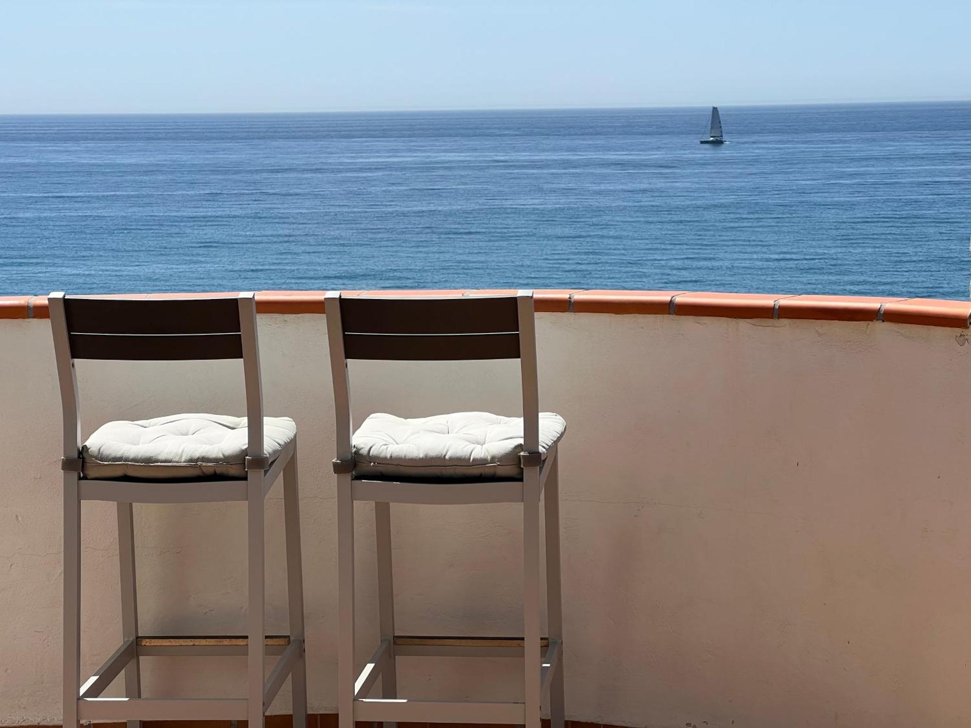 Beachfront Penthouse Apartment With Large Terrace And Breathtaking Sea Views Close To Marbella Spain Sitio de Calahonda Exteriör bild