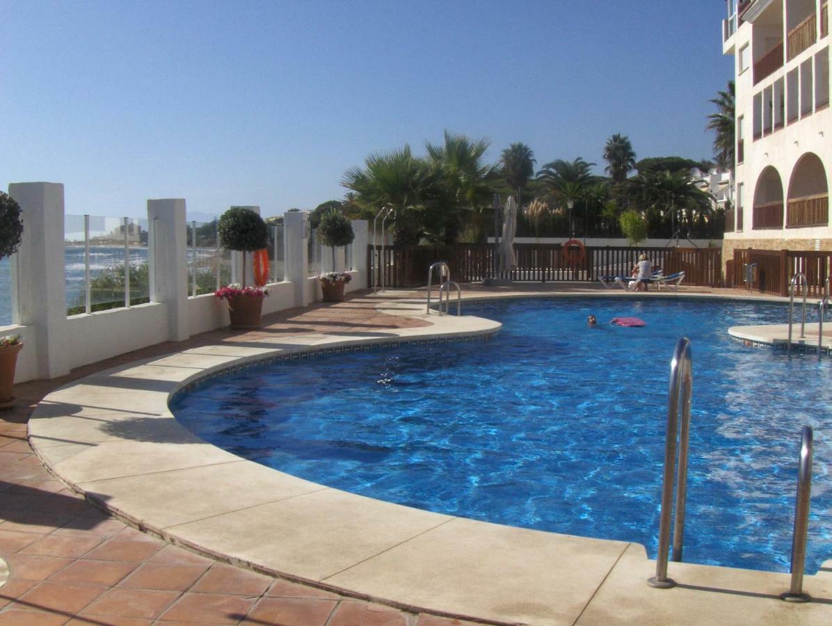 Beachfront Penthouse Apartment With Large Terrace And Breathtaking Sea Views Close To Marbella Spain Sitio de Calahonda Exteriör bild