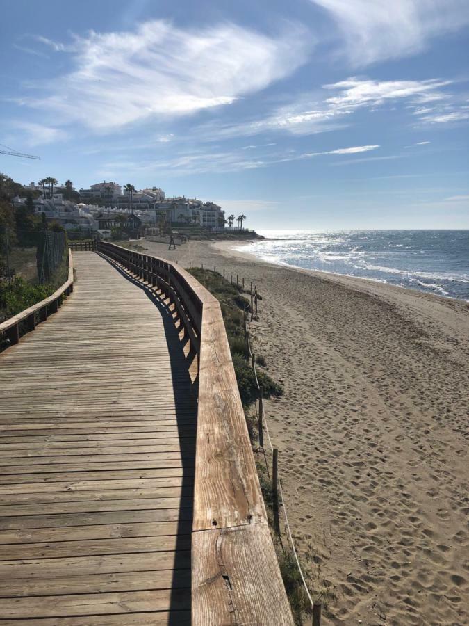 Beachfront Penthouse Apartment With Large Terrace And Breathtaking Sea Views Close To Marbella Spain Sitio de Calahonda Exteriör bild